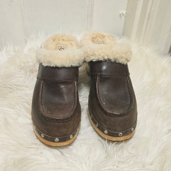 UGG Brown Leather Clogs.🌴 - Picture 2 of 8